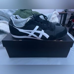 Onitsuka Tiger Serrano sz 12 Black White